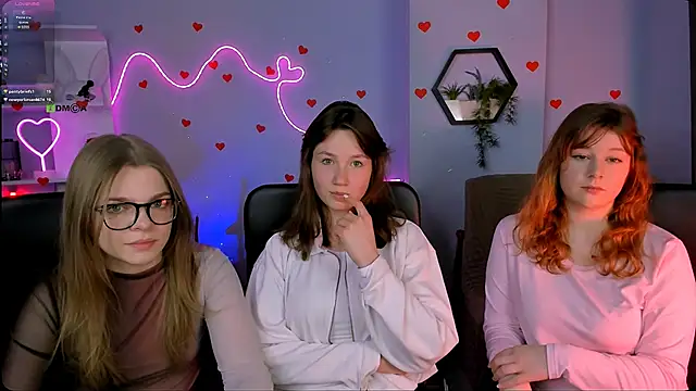 Snapshot of helli_belli chatting on February 18, 2026, 8:27 pm helli belli online show from February 18, 2026, 8:27 pm