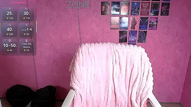 Fiona Night online show from December 18, 2025, 6:07 am