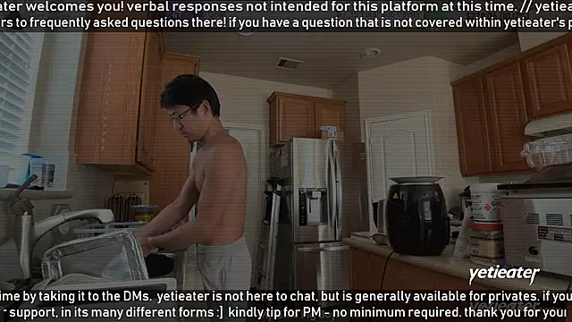 Snapshot of yetieater chatting on February 7, 2026, 8:39 pm yetieater online show from February 7, 2026, 8:39 pm