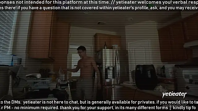 Snapshot of yetieater chatting on June 17, 2026, 1:54 pm yetieater online show from June 17, 2026, 1:54 pm
