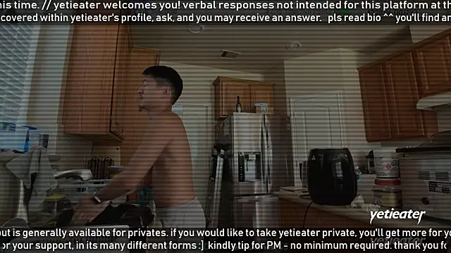 Snapshot of yetieater chatting on July 4, 2026, 5:06 pm yetieater online show from July 4, 2026, 5:06 pm