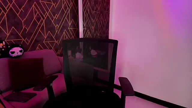 Tahara Romanov online show from October 18, 2025, 8:33 pm