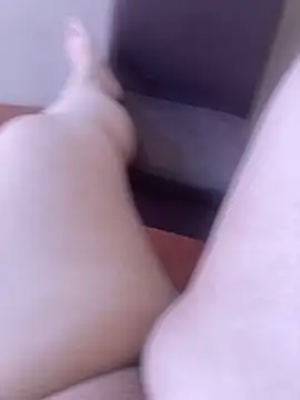 laurahoot online show from March 21, 2025, 1:45 pm