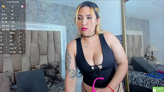 naughty fox girl online show from April 26, 2026, 10:40 pm