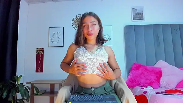 fiire nymph online show from March 3, 2025, 7:17 pm