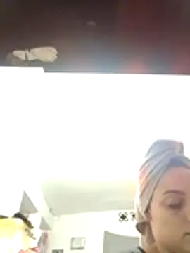 Ehilyn online show from November 28, 2025, 1:39 am