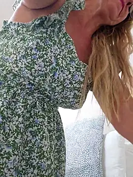 Melody73 online show from October 6, 2025, 5:35 pm