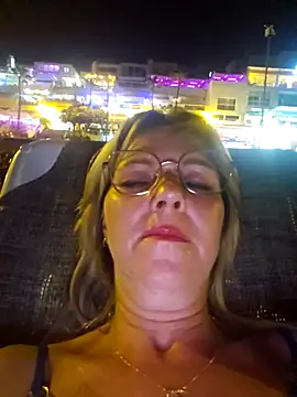 Melody73 online show from September 18, 2025, 9:29 pm