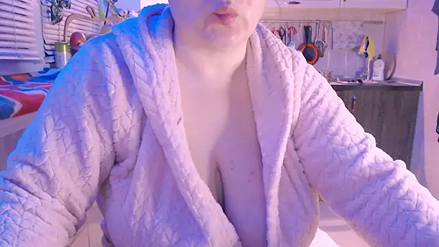 Snapshot of SoftLia chatting on February 3, 2025, 12:15 am SoftLia online show from February 3, 2025, 12:15 am