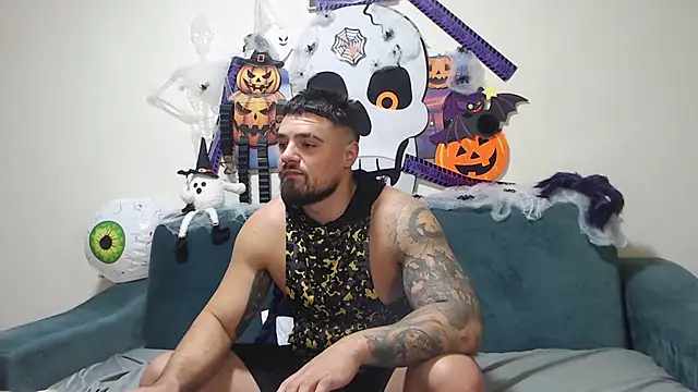 Tiberius hunk online show from October 27, 2025, 2:07 pm