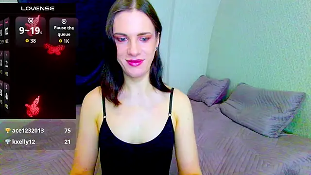 Nicole Redfields online show from April 5, 2026, 5:58 am