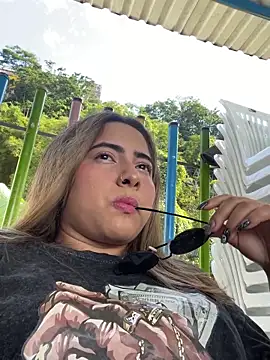 lunaxxx 69 online show from October 14, 2025, 7:36 pm