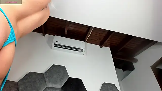 Dylan Turnerr online show from September 29, 2025, 8:58 pm