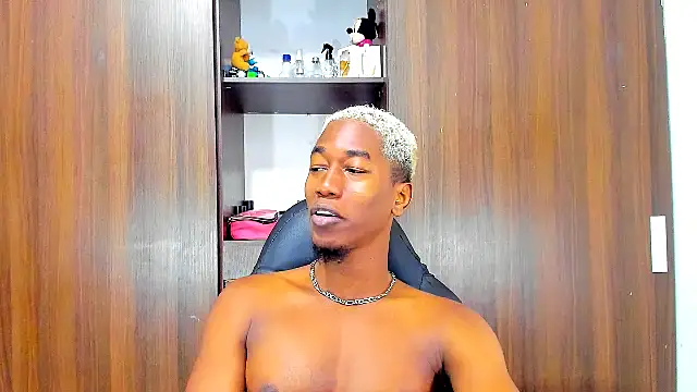 Dreamastercum  online show from October 10, 2025, 1:23 pm