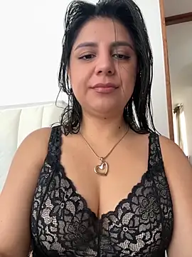 Snapshot of AliceGarc chatting on September 18, 2025, 5:27 pm AliceGarc online show from September 18, 2025, 5:27 pm