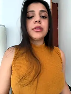 Snapshot of AliceGarc chatting on September 10, 2025, 7:13 pm AliceGarc online show from September 10, 2025, 7:13 pm