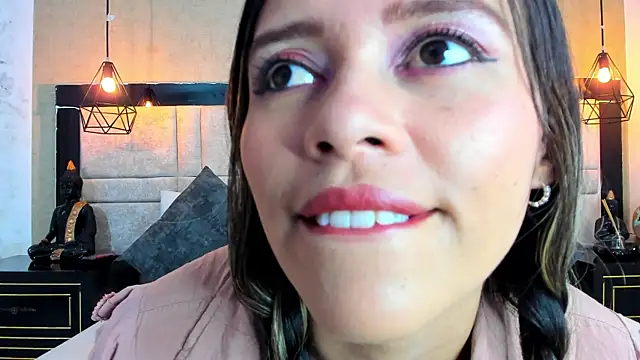 LiliJensen online show from November 17, 2025, 8:24 pm