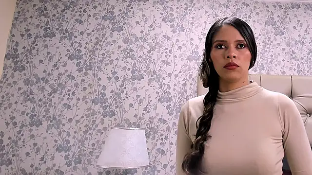 LiliJensen online show from November 2, 2025, 8:47 pm