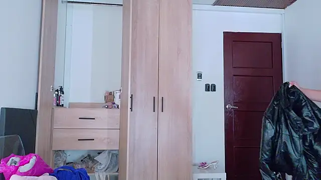 SaritaBratz online show from January 15, 2026, 8:45 pm