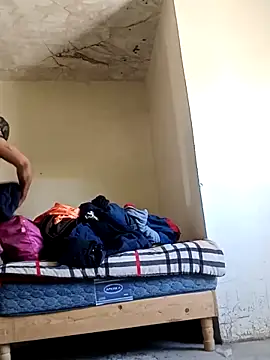 Snapshot of Flomi13 chatting on March 15, 2026, 6:04 pm Flomi13 online show from March 15, 2026, 6:04 pm