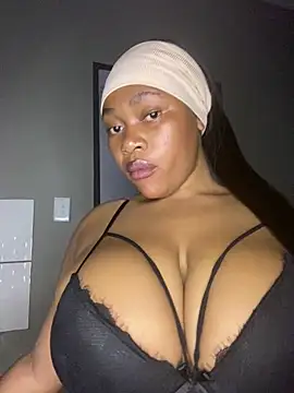 Snapshot of CuteSexyBoobz chatting on January 5, 2026, 9:40 pm CuteSexyBoobz online show from January 5, 2026, 9:40 pm