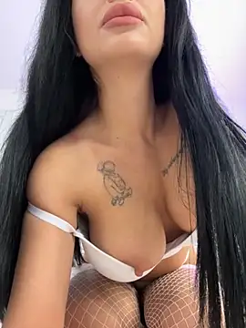 IrisRossie online show from November 9, 2025, 5:33 am