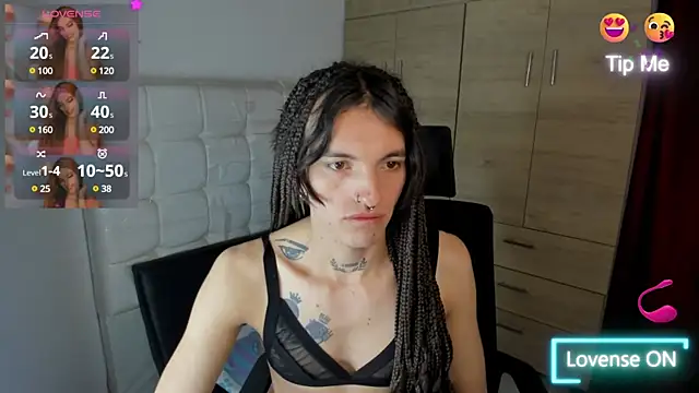 Snapshot of Maite_Wings chatting on March 10, 2025, 1:10 pm Maite Wings online show from March 10, 2025, 1:10 pm