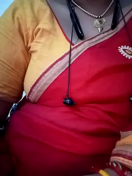 Snapshot of Neha-Bhabhi-Rasily chatting on November 4, 2025, 7:45 am Neha-Bhabhi-Rasily online show from November 4, 2025, 7:45 am