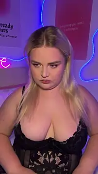 Snapshot of April_Vancee chatting on July 6, 2026, 3:03 pm April Vancee online show from July 6, 2026, 3:03 pm