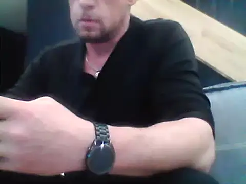 waldik083 online show from March 1, 2025, 11:37 pm