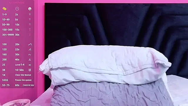 playfulcurvy online show from September 27, 2025, 6:14 pm