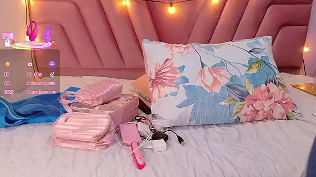 playfulcurvy online show from November 2, 2025, 12:43 pm