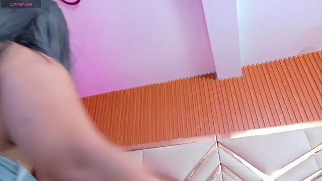 playfulcurvy online show from October 6, 2025, 7:47 pm