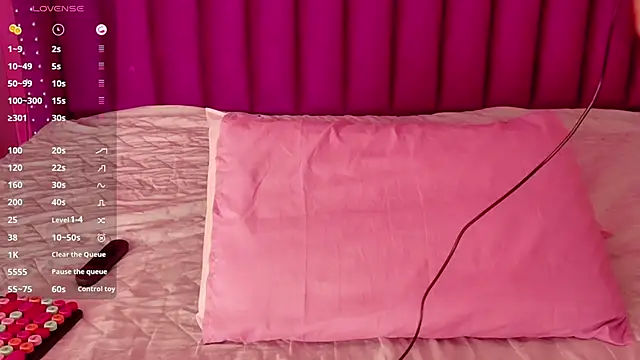 playfulcurvy online show from September 13, 2025, 7:58 pm