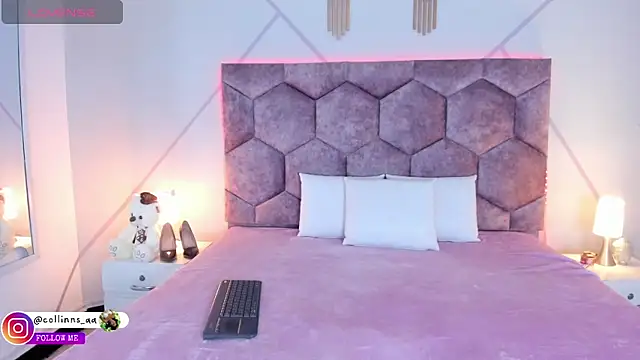 aurora collinss  online show from February 1, 2026, 12:58 pm