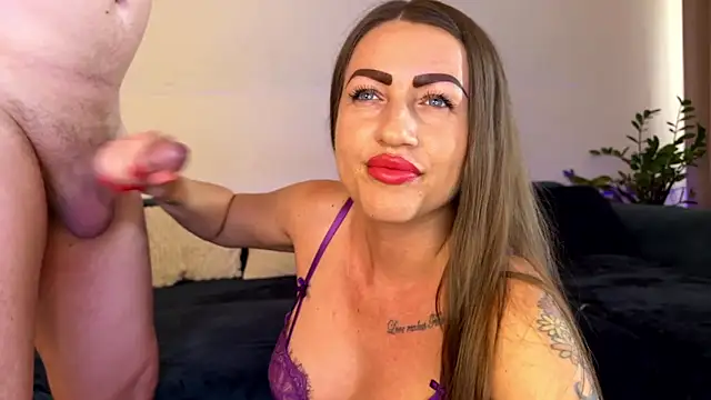 Milf Andy online show from July 1, 2026, 12:05 pm