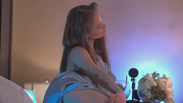 Amanda River online show from October 3, 2025, 6:42 pm