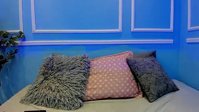 Lucy Canel online show from September 29, 2025, 11:38 am