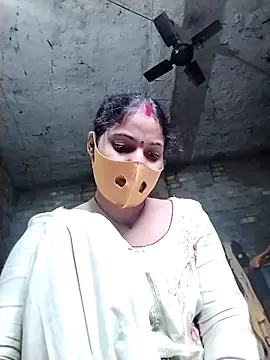 Maidangirl online show from September 18, 2025, 3:53 am