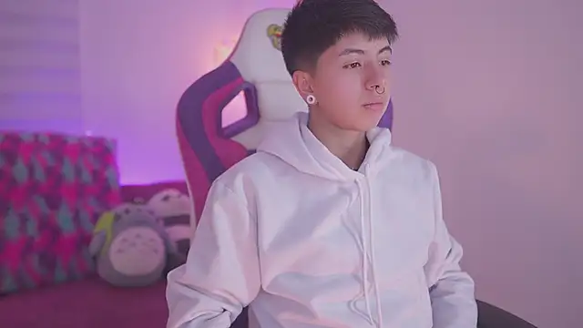 tommy blue online show from November 10, 2025, 12:43 pm