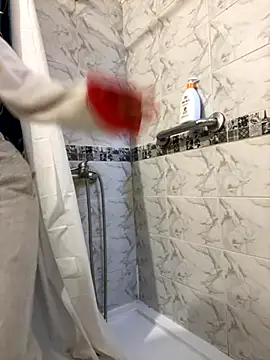 floooohv online show from September 25, 2025, 3:29 pm