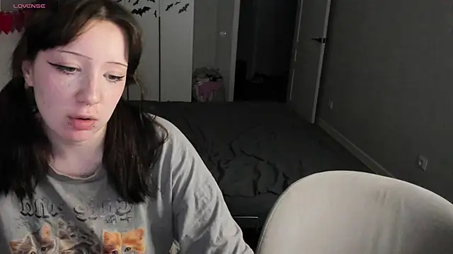Snapshot of JayMollyy chatting on July 21, 2026, 4:19 pm JayMollyy online show from July 21, 2026, 4:19 pm