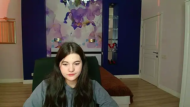 Snapshot of ElinaMils chatting on March 4, 2025, 3:37 pm ElinaMils online show from March 4, 2025, 3:37 pm