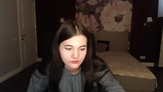 Snapshot of ElinaMils chatting on March 5, 2025, 3:29 pm ElinaMils online show from March 5, 2025, 3:29 pm