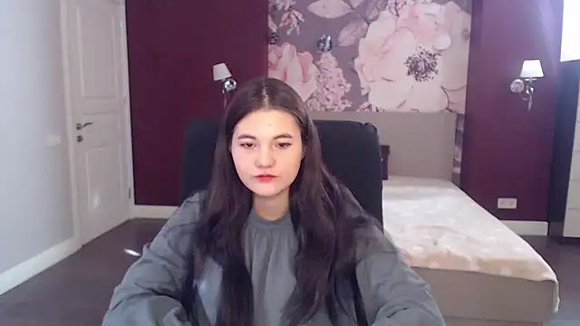 Snapshot of ElinaMils chatting on March 5, 2025, 12:11 pm ElinaMils online show from March 5, 2025, 12:11 pm