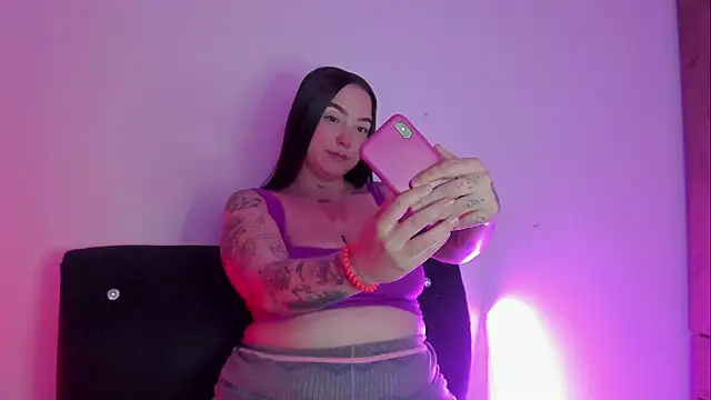 Celestte online show from April 14, 2026, 4:06 am