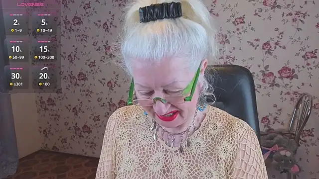 Maya Mayflower online show from February 8, 2026, 2:53 am