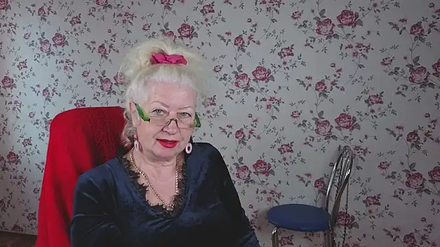 Maya Mayflower online show from October 11, 2025, 4:02 am