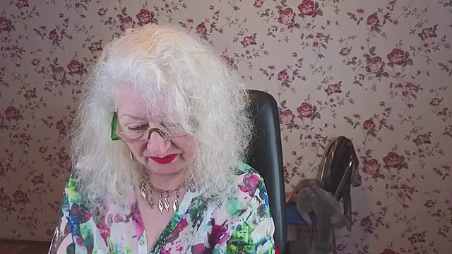 Maya Mayflower online show from February 16, 2026, 3:27 am