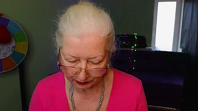 Maya Mayflower online show from March 15, 2025, 12:34 pm